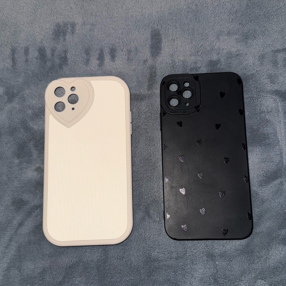 Good Condition Phone cases for the I Phone 15 Pro Max!